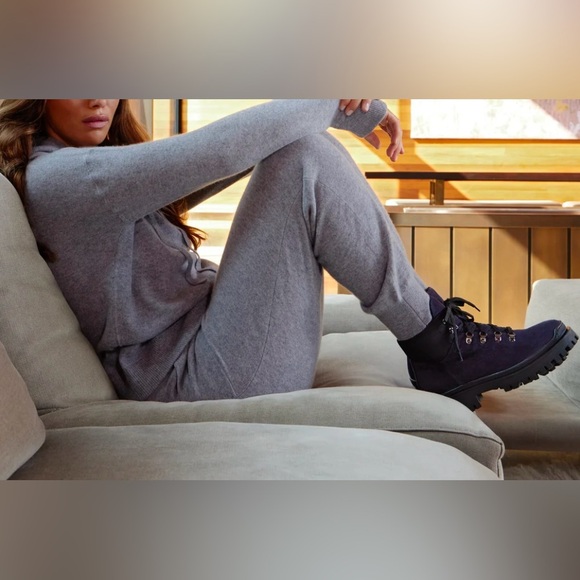 Aquatalia Angie Recycled Cashmere Trim Boot PLATFORM in grey - Picture 6 of 6